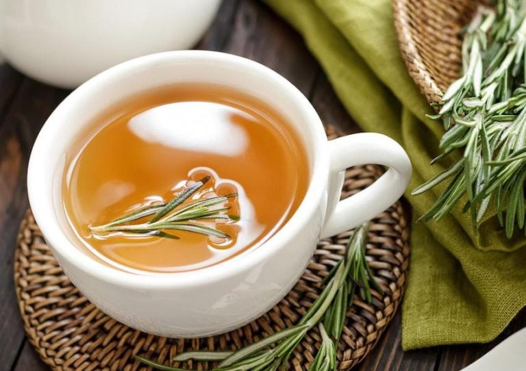 چای رزماری را بشناسید و با خواص و فواید بی نظیر و معجزه آسای آن آشنا شوید چای رزماری را بشناسید و با خواص و فواید بی نظیر و معجزه آسای آن آشنا شوید