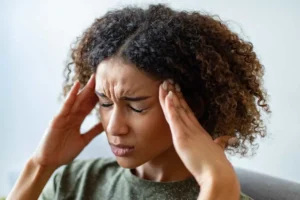 درمان سردرد میگرنی با ۱۱ روش خانگی