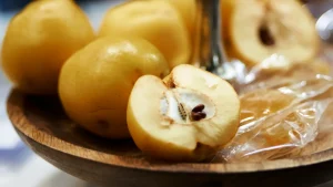 خواص به؛ ۶ دلیل برای خوردن آن + بهترین روشهای مصرف