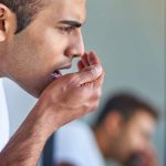 روش های بسیار موثر درمان بوی بد دهان در خانه