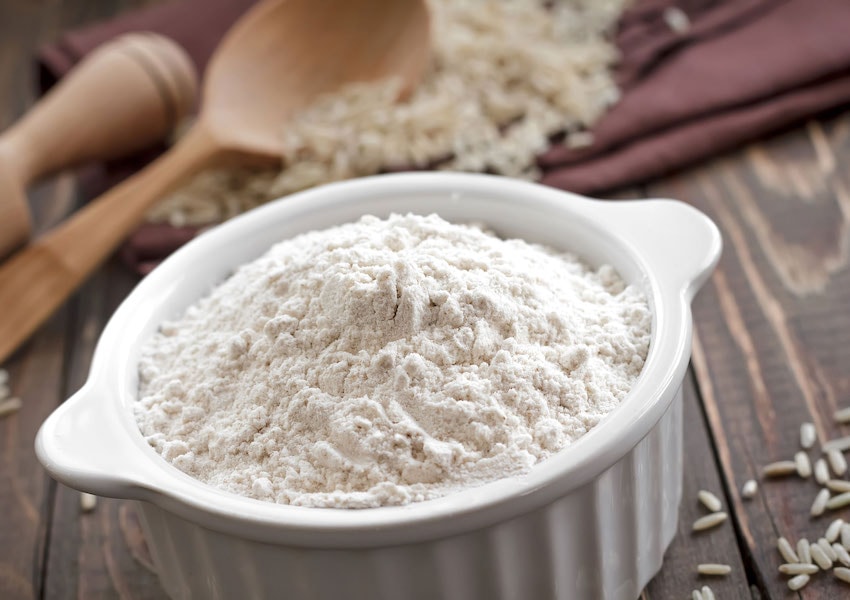 طرز تهیه ماسک آرد برنج با ۵ روش ساده و سریع