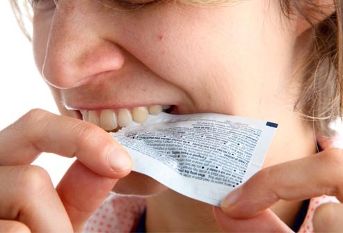 ۱۵ عادت بسیار ساده که دندان های شما را خراب می کنند