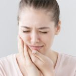 ۹ درمان خانگی دندان درد شبانه