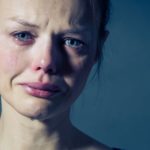 آیا گریه کردن در عادت ماهانه طبیعی است؟