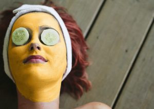 ماسک سیب زمینی و زردچوبه برای زیبایی پوست صورت