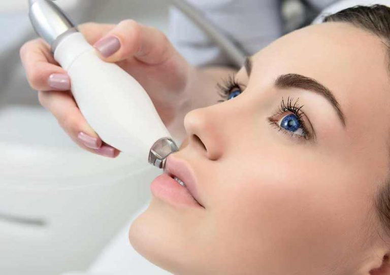 مزوتراپی چیست؟ عوارض جانبی و نحوه انجام آن چگونه است؟