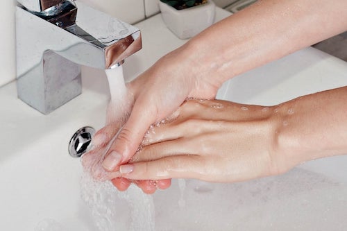 چرا برای مقابله با بیماری باید دست های خود را بشوییم؟