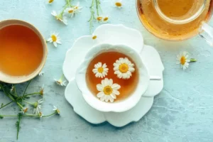 خواص دمنوش بابونه؛ از آرامش اعصاب تا سلامت گوارش و پوست