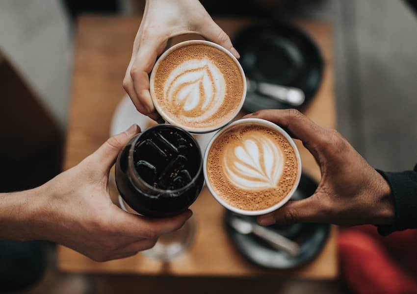 کاهش خطر ابتلا به کرونا با نوشیدن یک فنجان قهوه در روز