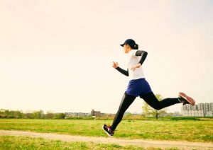 دویدن در گرما: نکاتی برای تحمل دویدن در هوای گرم