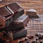 خوردن شکلات تلخ در بدنسازی خوب است یا بد؟