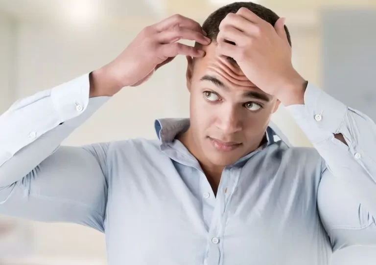 آیا بدنسازی باعث ریزش مو می شود؟ از افسانه تا واقعیت