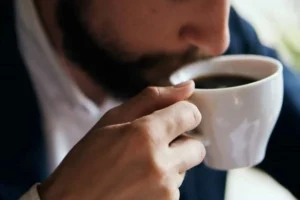 فواید و مضرات قهوه برای زنان و مردان به طور کامل