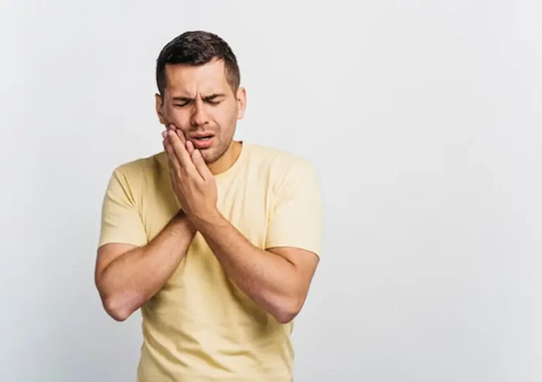 کمبود کدام ویتامین باعث پوسیدگی دندان میشود؟