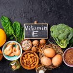 کدام ویتامین باعث خارش می‌شود؟ منابع غذایی ویتامین