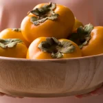 خوردن خرمالو در بارداری؛ از فواید تا مضرات و نکات ضروری
