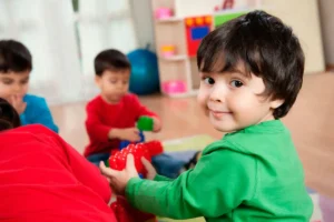 بهترین زمان ختنه کودک؛ راهنمای کامل پزشکی و روانشناختی