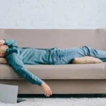 دراز کشیدن بعد از خوردن قرص داکسی سایکلین