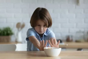 لج کردن کودک
