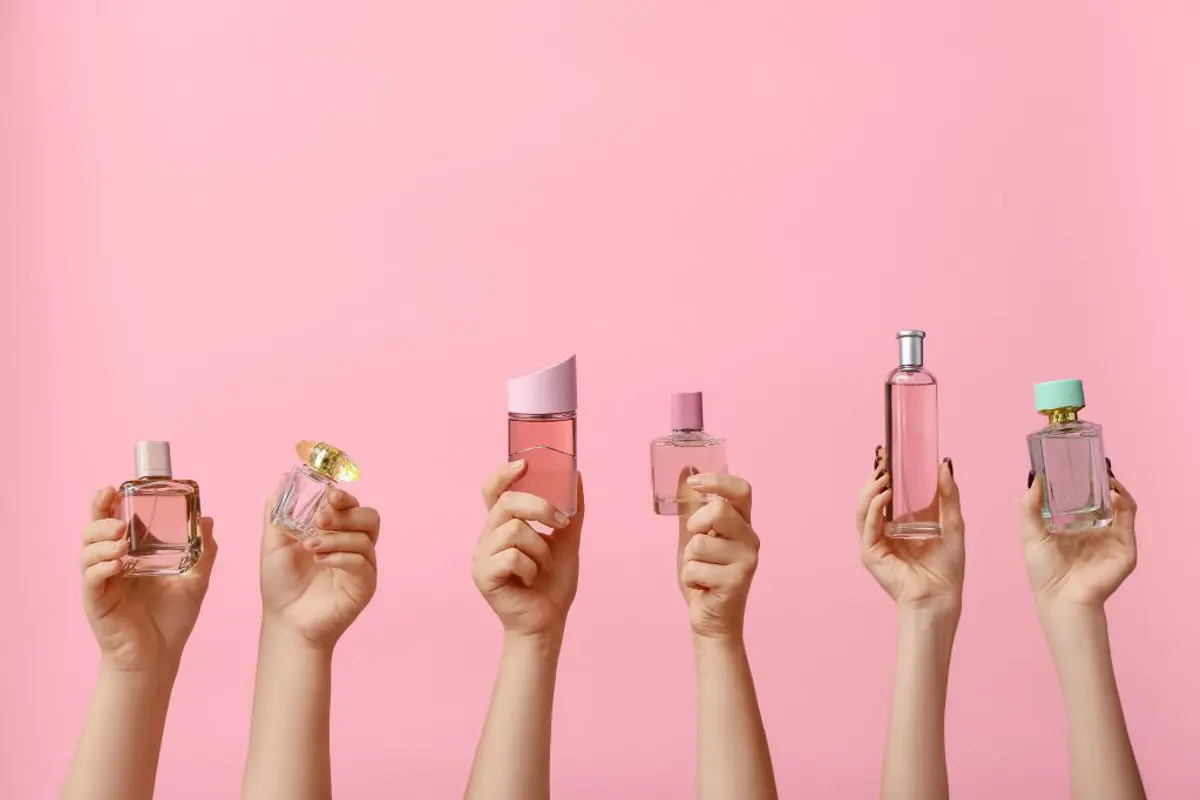 تأثیر عوامل محیطی بر رایحه عطر و نکاتی برای انتخاب مناسب برای پوست شما