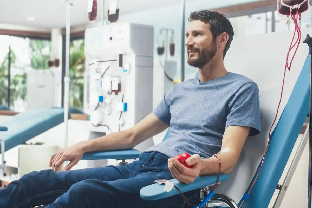 چرا باید قبل از خون دادن به پزشک مراجعه کنیم؟