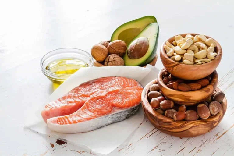 آیا نخوردن چربی باعث خشکی پوست می شود؟