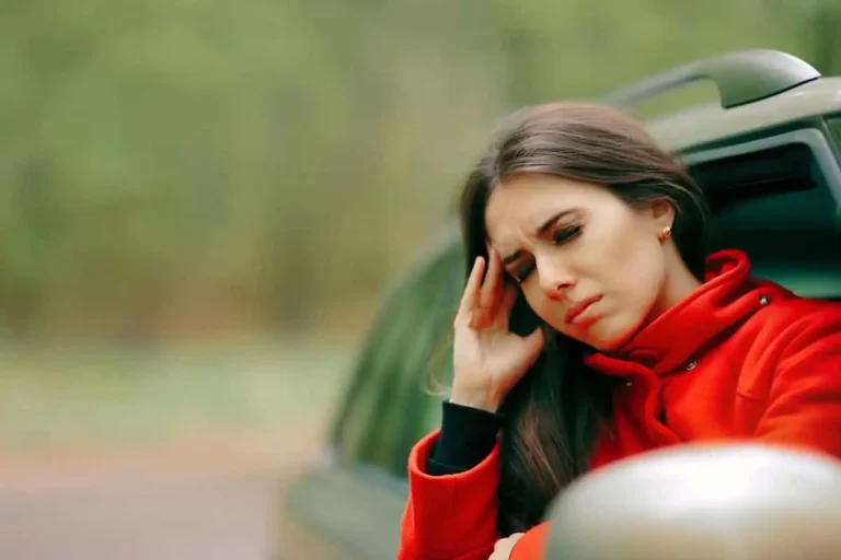 علت سردرد بعد از سفر + نکات ضروری برای پیشگیری