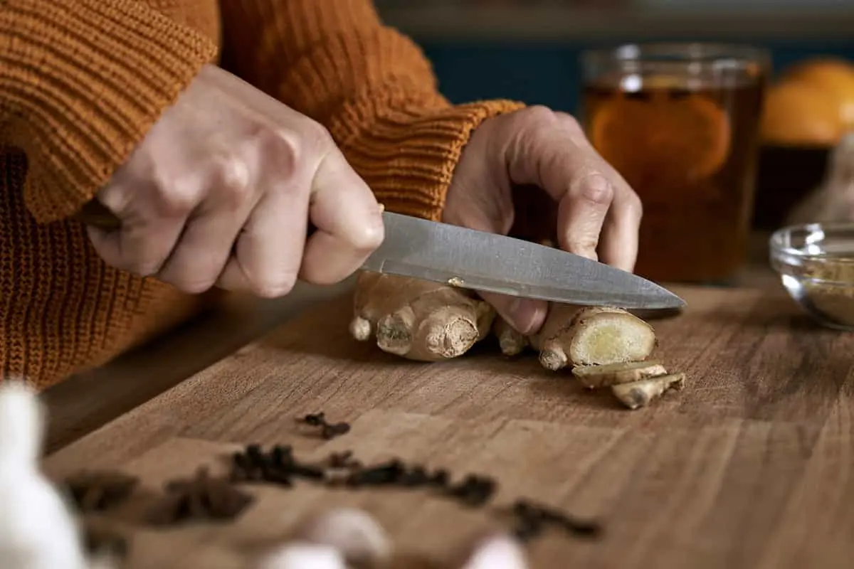 خوردن زنجبیل هر روز چه فواید و معایبی دارد؟