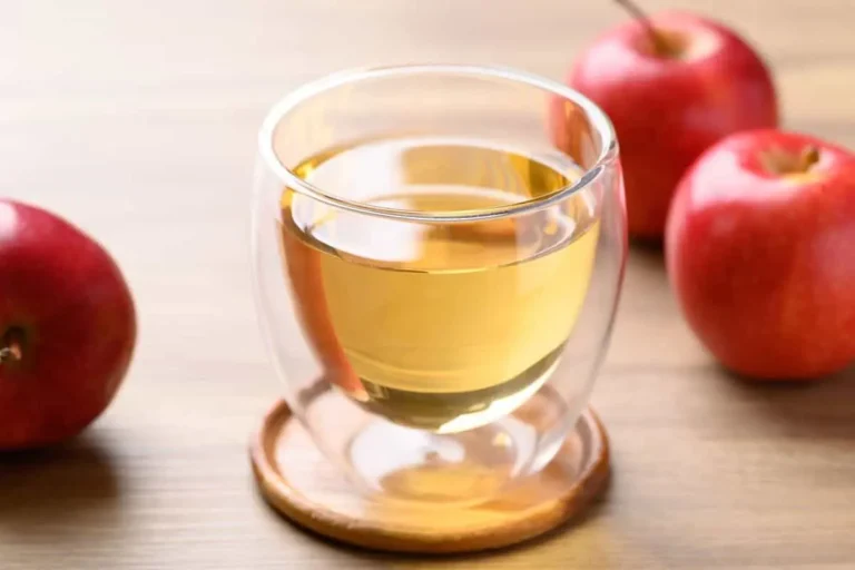 لاغری با سرکه سیب؛ آن را قبل از غذا بخوریم یا بعد از غذا؟