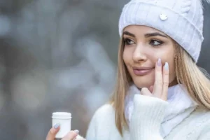 بهترین روتین پوست چرب برای جلوگیری از جوش صورت در فصل زمستان
