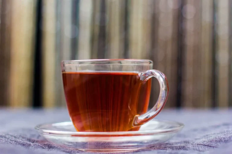 علت تلخی چای چیست و آیا خاصیتی هم دارد؟
