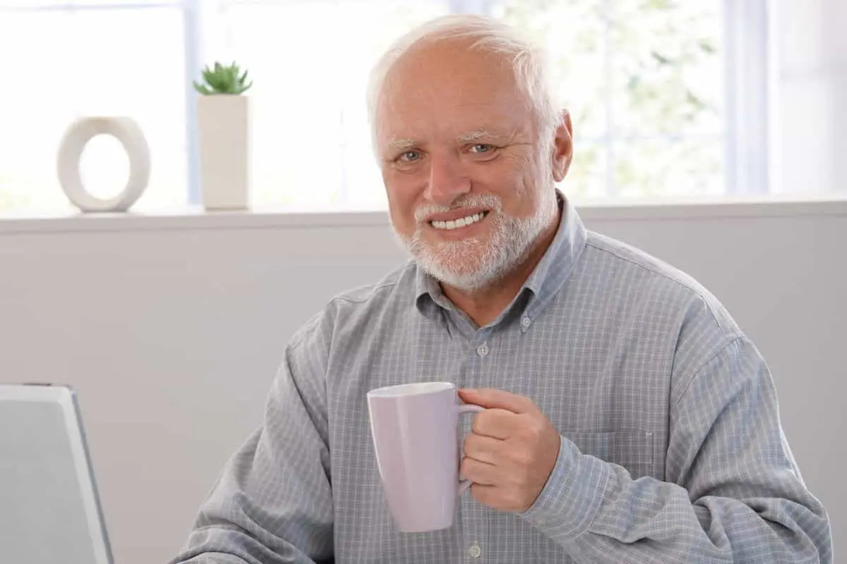 چرا با افزایش سن، زودتر از خواب بیدار می‌شویم؟