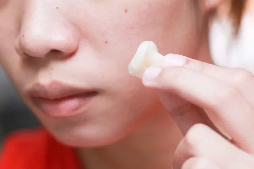 از بین بردن لک صورت با خمیردندان؛ آنچه نمی‌دانید!