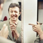 چرا افراد خودشیفته همیشه پیروز می‌شوند و به خواسته‌هایشان می‌رسند؟