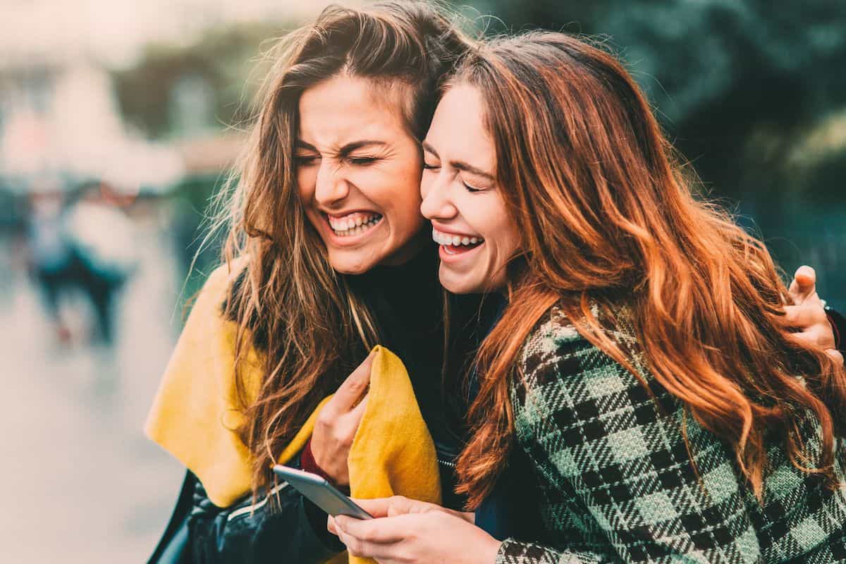 چرا باید از دوستانمان بخواهیم «عملکرد» ما را ارزیابی کنند؟