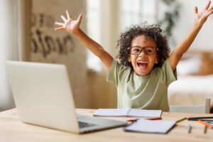 ۶ روش کاربردی برای تقویت حس استقلال در کودکان