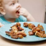 آیا خوردن گوشت توسط کودکی که دندان کامل ندارد ایمن است؟