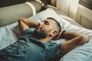 آیا خواب ظهر بر چربی سوزی و کاهش وزن تاثیر می‌گذارد؟