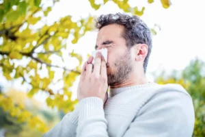 علائم آلرژی فصلی؛ چگونه تشخیص دهیم آلرژی فصلی داریم؟