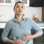 علت نفخ شکم؛ از استرس تا نوسان هورمون‌ها