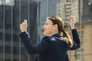 تفاوت غرور و عزت نفس؛ چگونه مرز آن‌ها را تشخیص دهیم؟