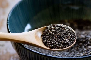 بهترین زمان مصرف دانه چیا برای لاغری؛ صبح، ظهر یا شب؟