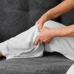 ۵ راهکار برای رفع گرفتگی عضلات پا در چند دقیقه