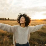 هنر بی خیالی؛ ۴ راه ساده برای شاد بودن