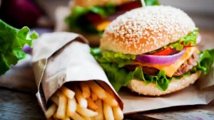 ۱۰ خوراکی پرخطر برای افراد مبتلا به فشار خون بالا