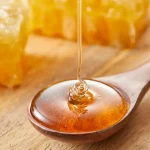 خوردن عسل شکرک زده مفید است یا مضر؟