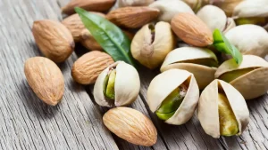 پسته یا بادام؟ بررسی خواص و تفاوت‌های این دو مغز پرطرفدار