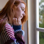 ۱۷ راهکار علمی و کاربردی برای مقابله با افسردگی فصلی